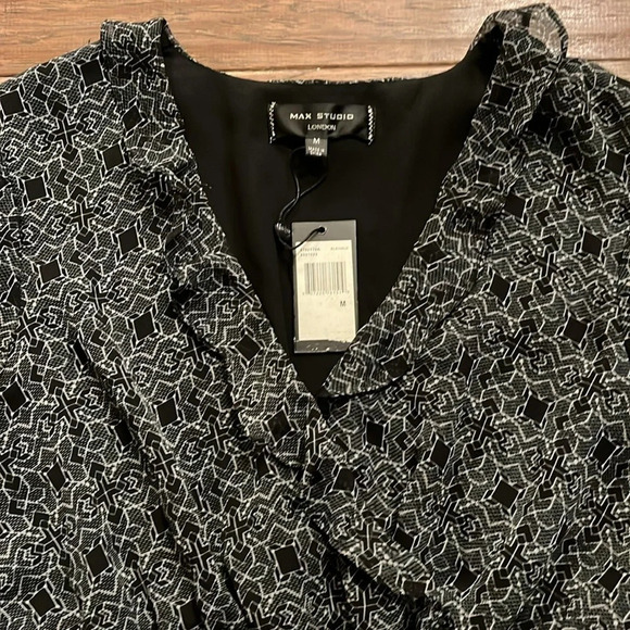 Max Studio Ruffle Trim Chiffon Top with Smocking and Geometric Print Size M - Picture 7 of 8